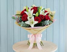 Букет цветов из:  Лилии и Розы в Смирновке