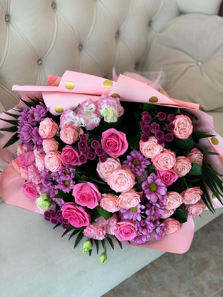 Букет цветов из: Хризантемы, Розы и Лизиантусы в Смирновке