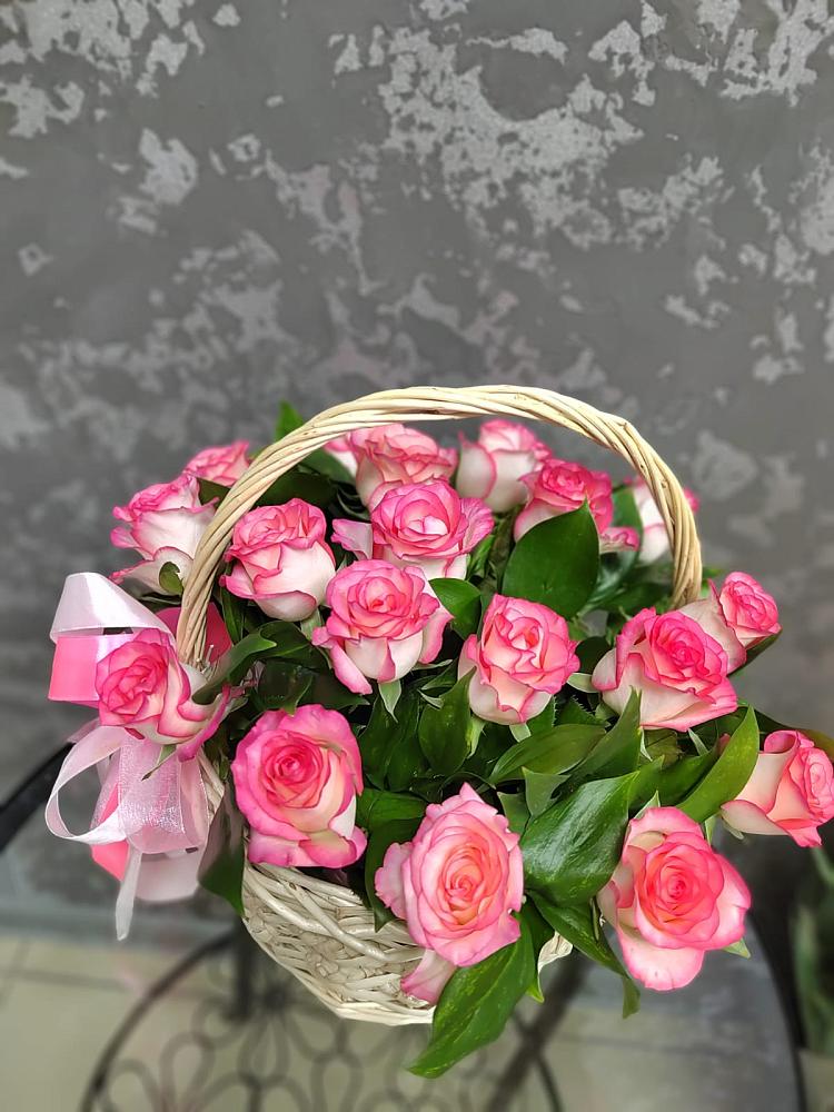 Цветочная композиция из Розы в корзине в Смирновке