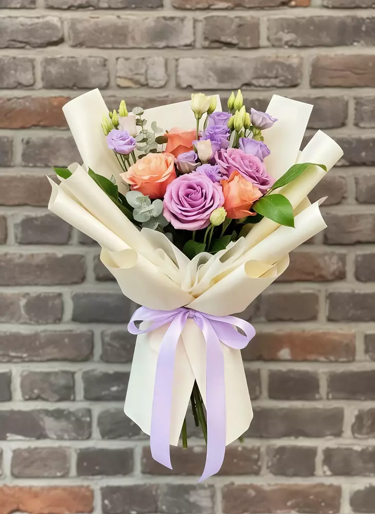 Букет цветов из: Лизиантусы и Розы в Смирновке