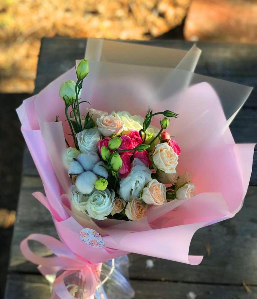 Букет цветов из: Розы и Лизиантусы в Смирновке