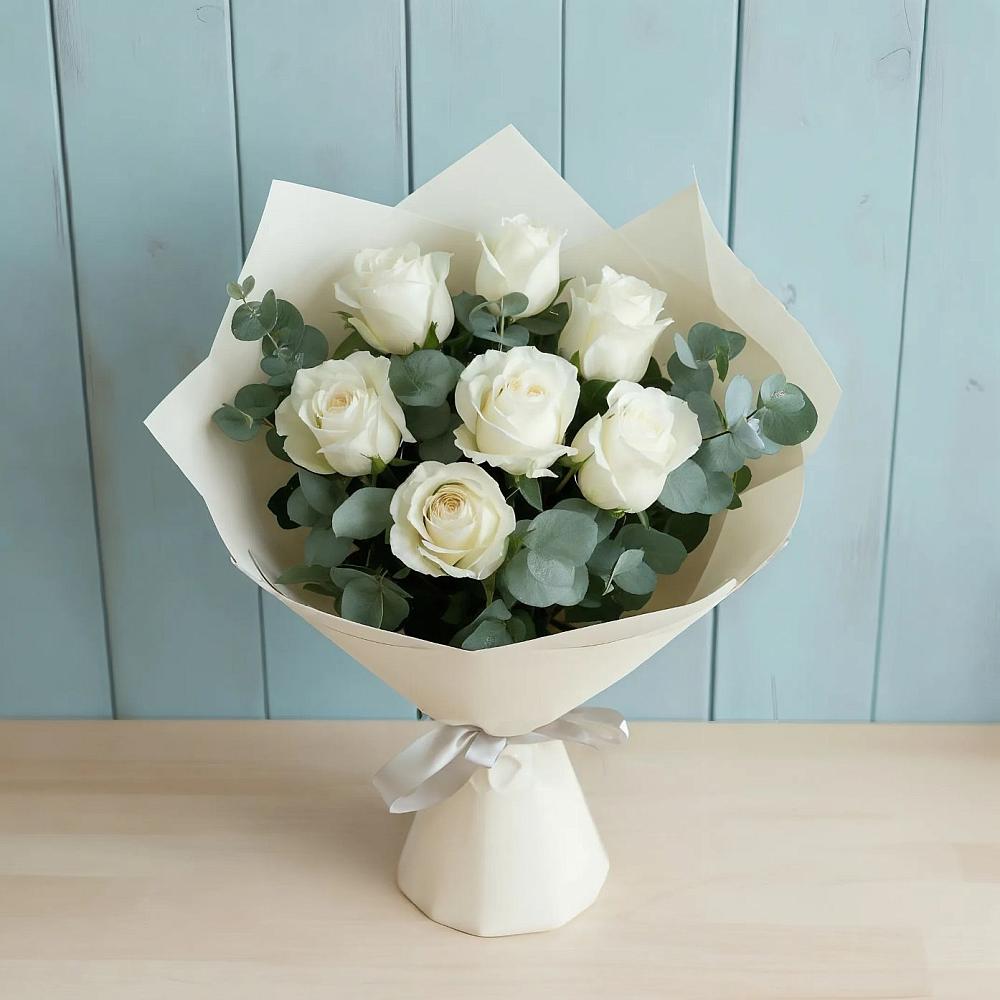 Букет Белые розы в Эвкалипте в Смирновке