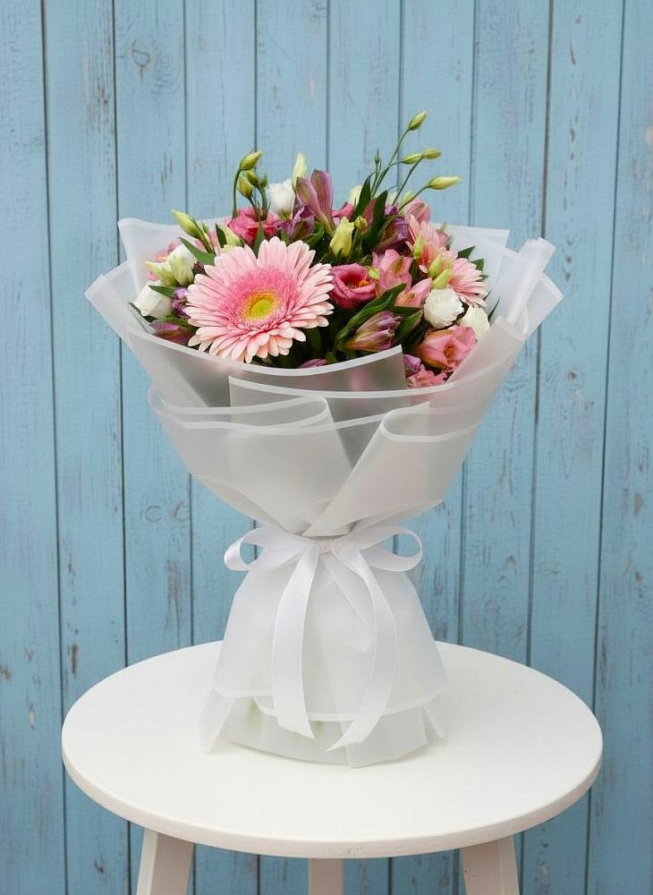 Букет цветов из: Герберы, Альстромерии и Лизиантусы в Смирновке