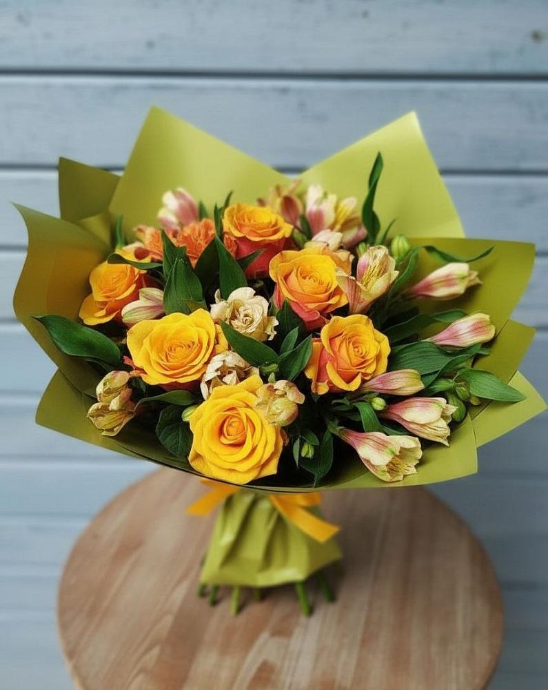 Букет цветов из: Альстромерии и Розы в Смирновке